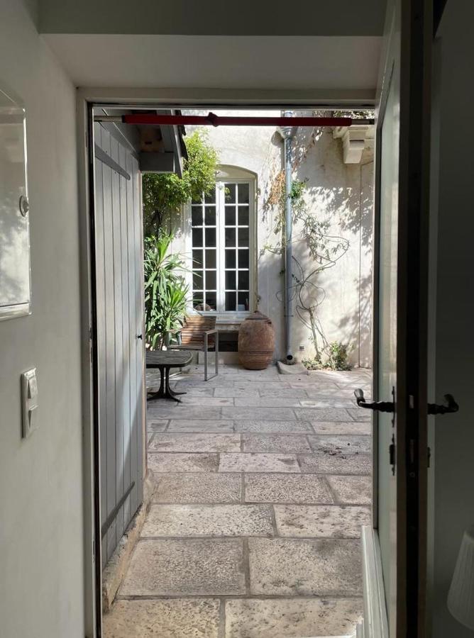 Le Bonheur De La Campagne A La Ville - Grand Studio En Plein Coeur De La Ville Nîmes Exterior photo